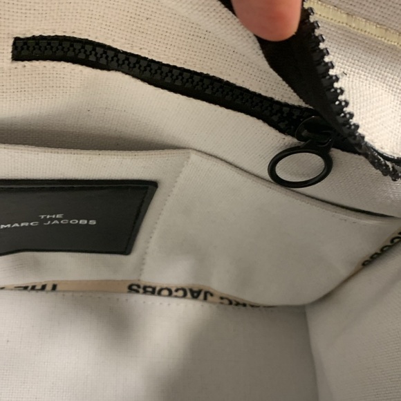 The tote bag / Canvas/ White-Black Trim - Picture 4 of 7